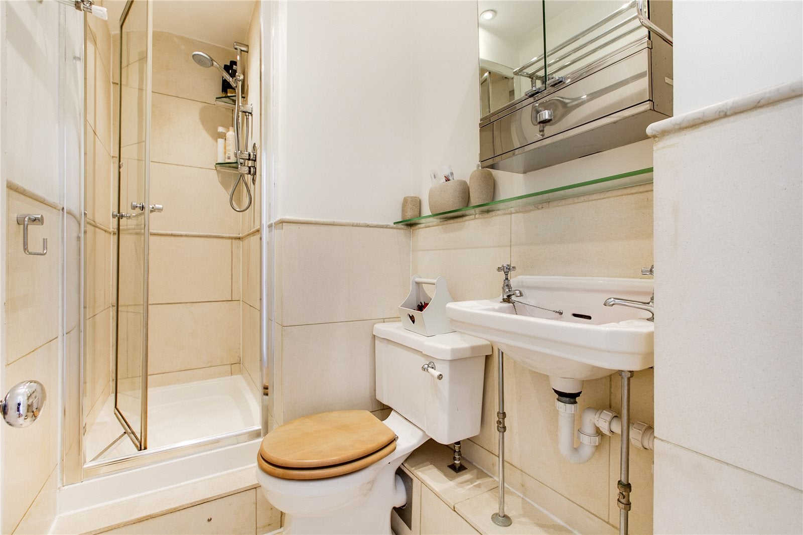 Flat Elsham Road in Greater London