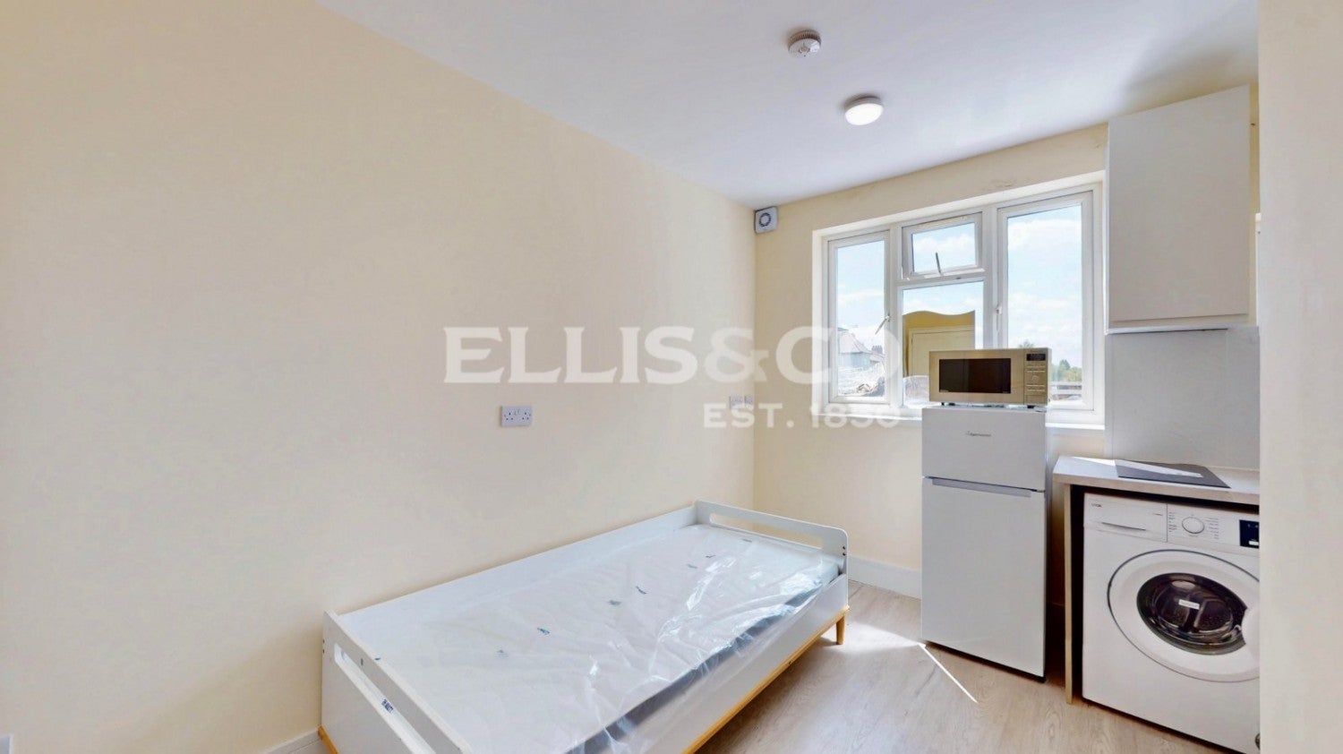 Flat The Broadway in Greater London