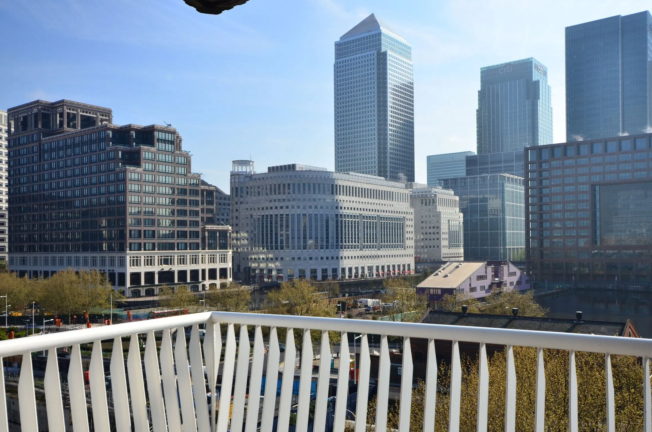 Flat Westferry Road in Greater London