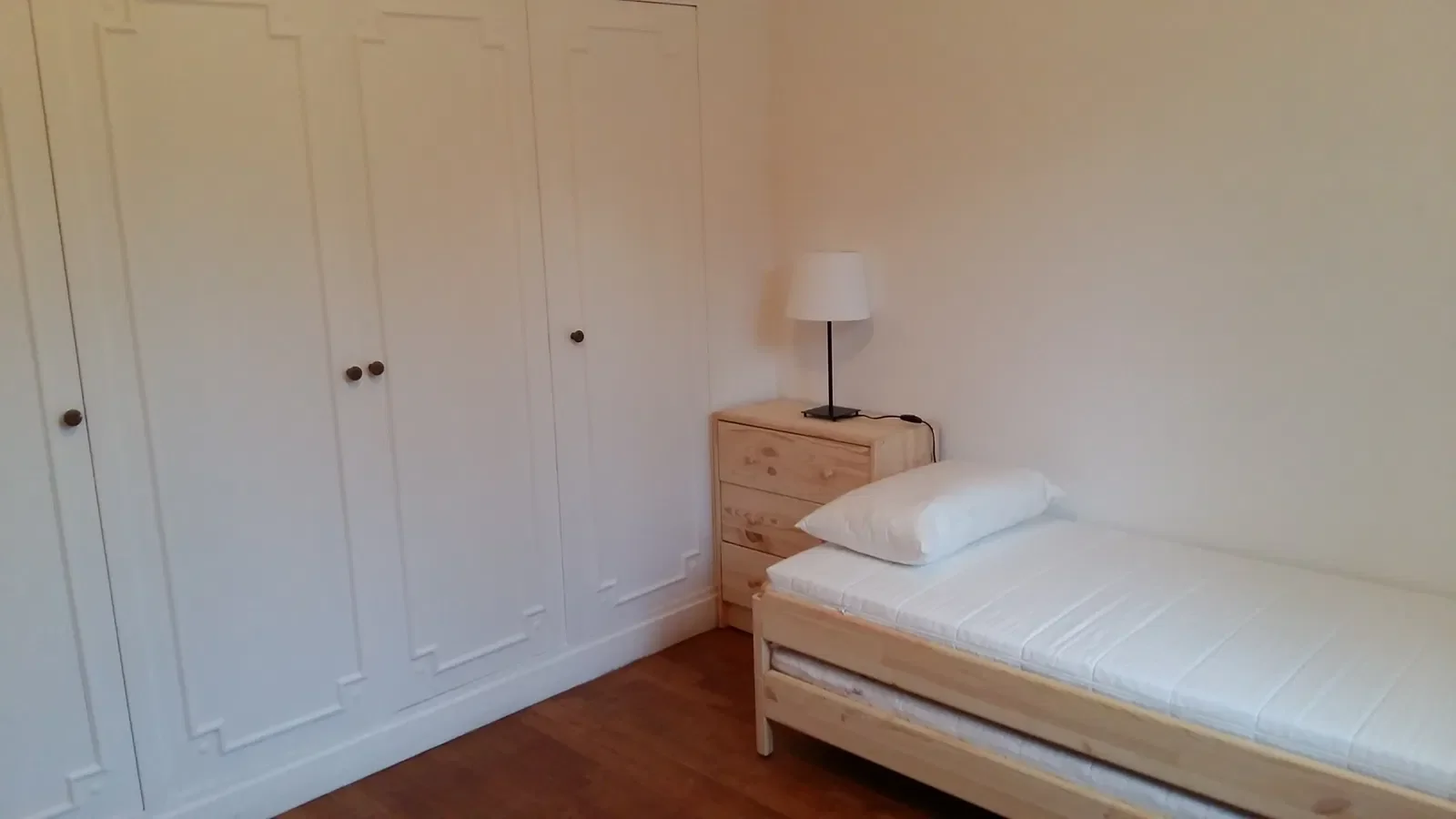 Room Boulevard du Maréchal Joffre in Bourg-la-Reine
