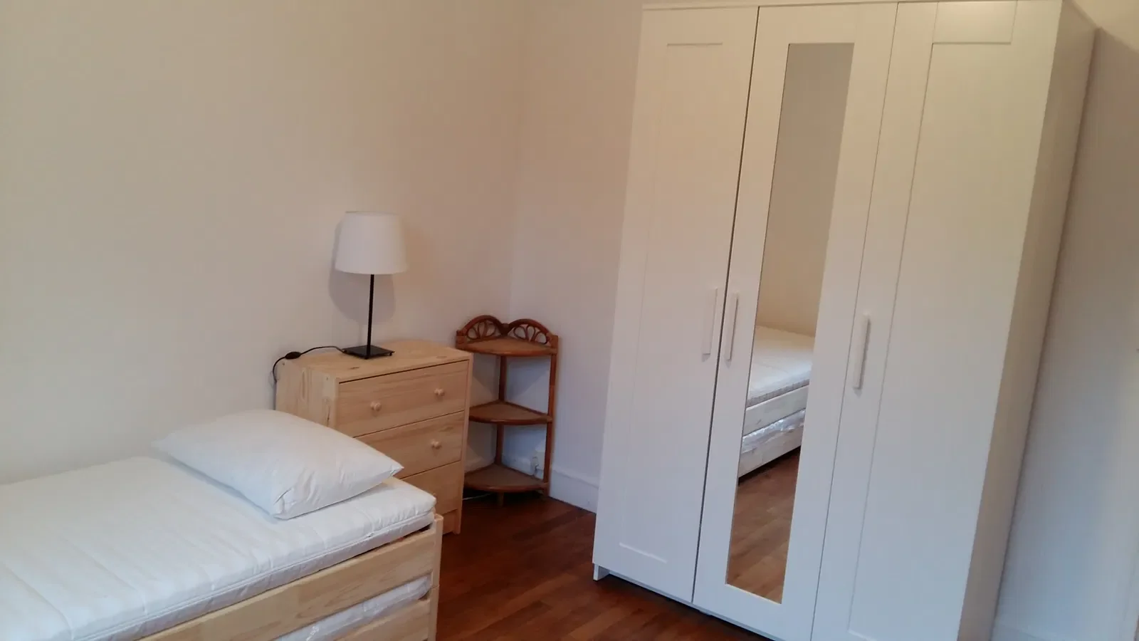 Room Boulevard du Maréchal Joffre in Bourg-la-Reine