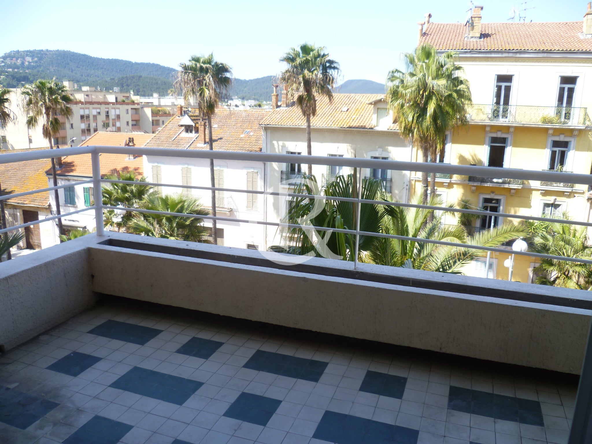 Appartement Avenue Gambetta à Hyères