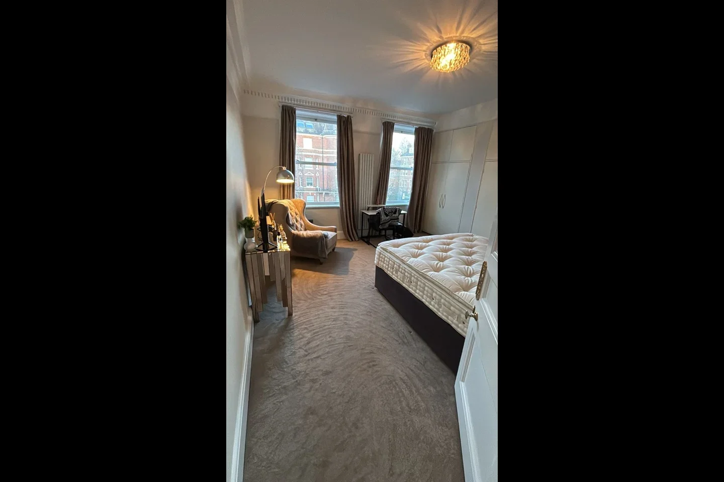 Room Finchley Road in Greater London