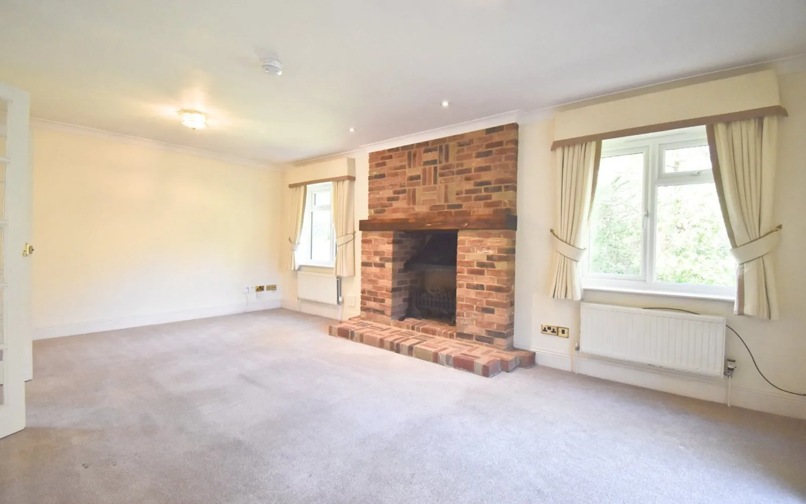 House Danesmead in Elmbridge