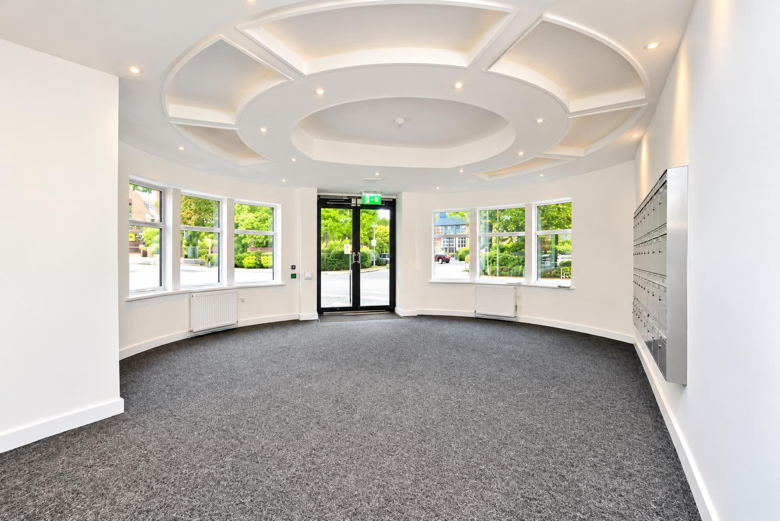 Flat Knoll Road in Surrey Heath