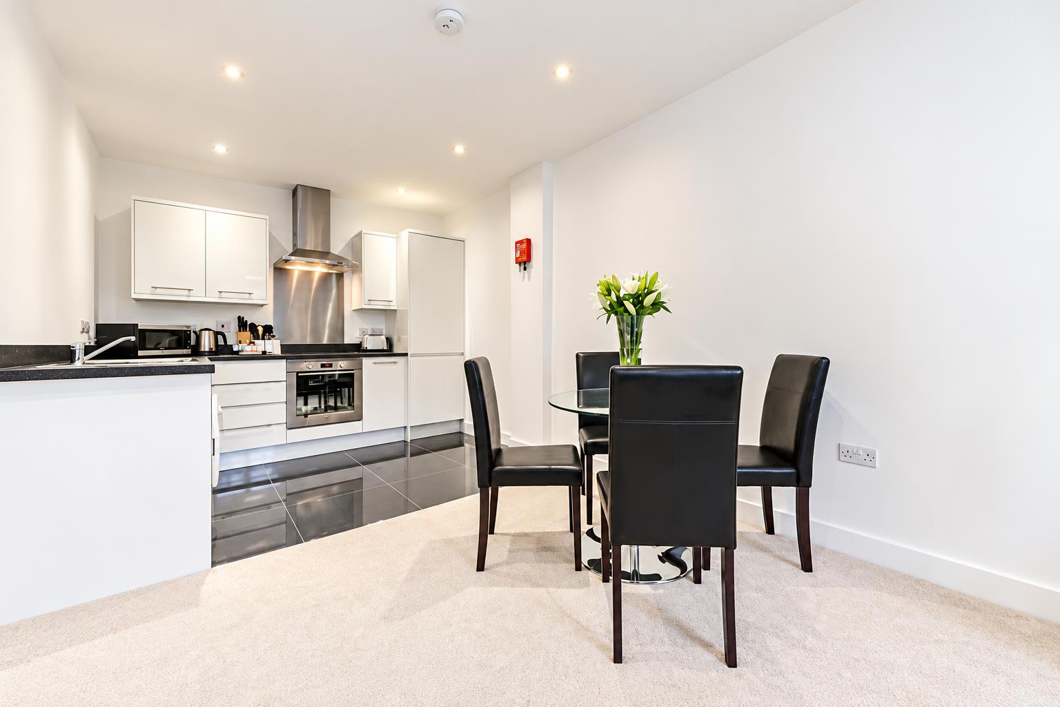 Flat Knoll Road in Surrey Heath