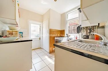 Flat Pevensey Road in Greater London
