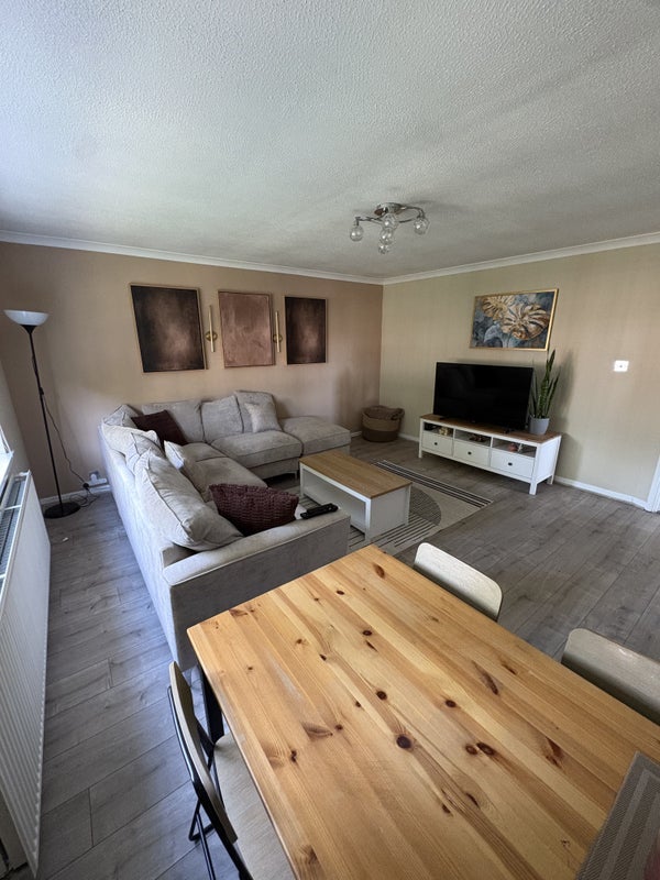 Flat Laurel Court in Cardiff
