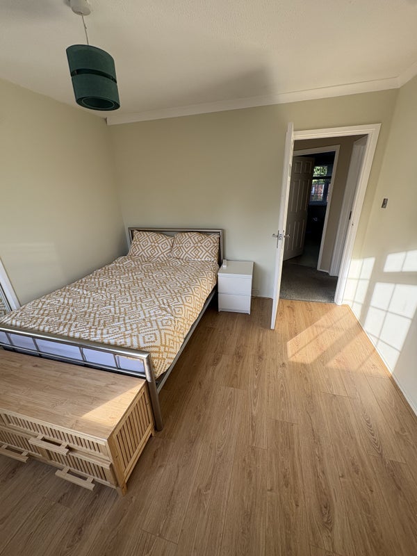 Flat Laurel Court in Cardiff