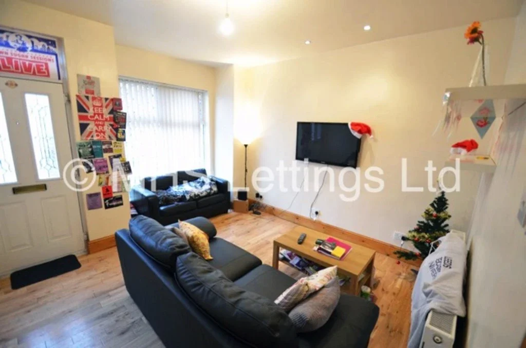 House Back Hessle Mount in Leeds