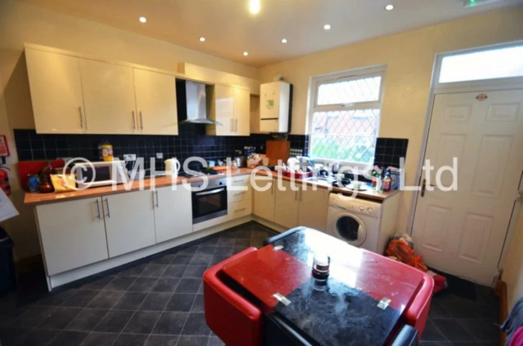 House Back Hessle Mount in Leeds