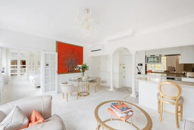 Flat Dunraven Street in City of Westminster