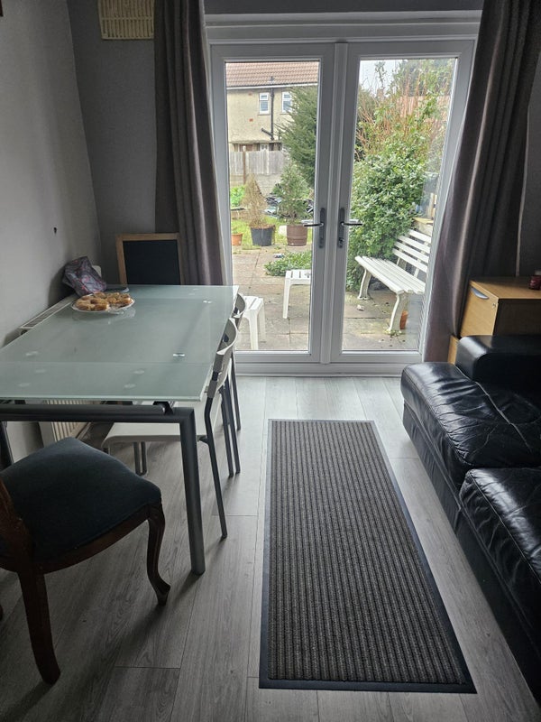 Room Ullswater Road in Bristol