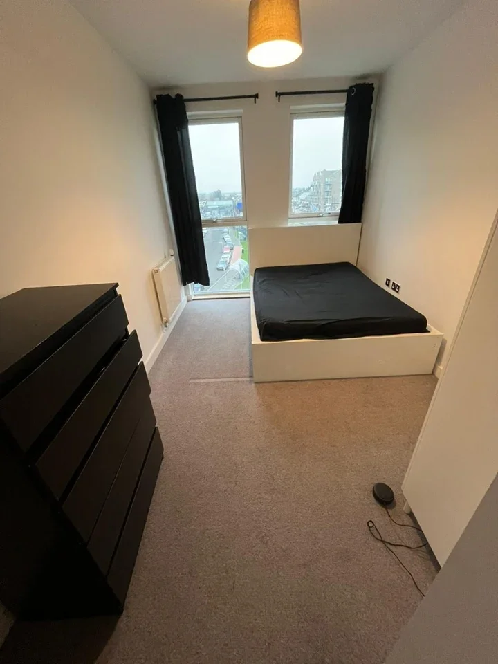 Room Fitch Way in Greater London