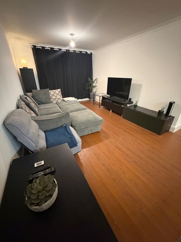Room Spa Road in Greater London