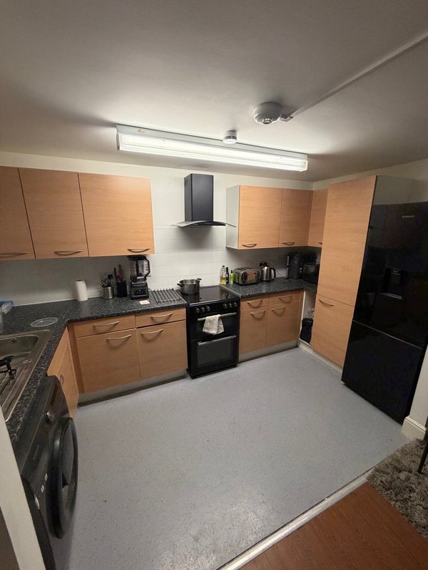 Room Spa Road in Greater London