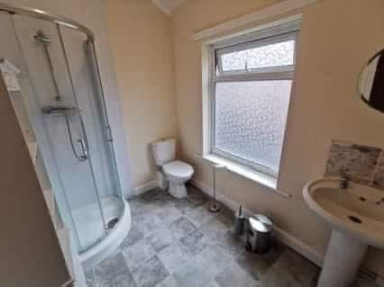 Room Bacheler Street in Hull