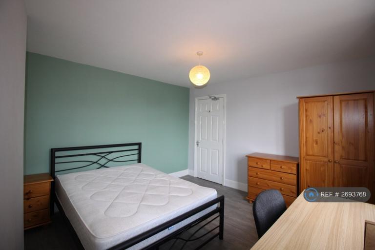 Flat Livingstone Road in Southampton