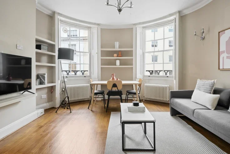 Flat Westbourne Crescent in City of Westminster