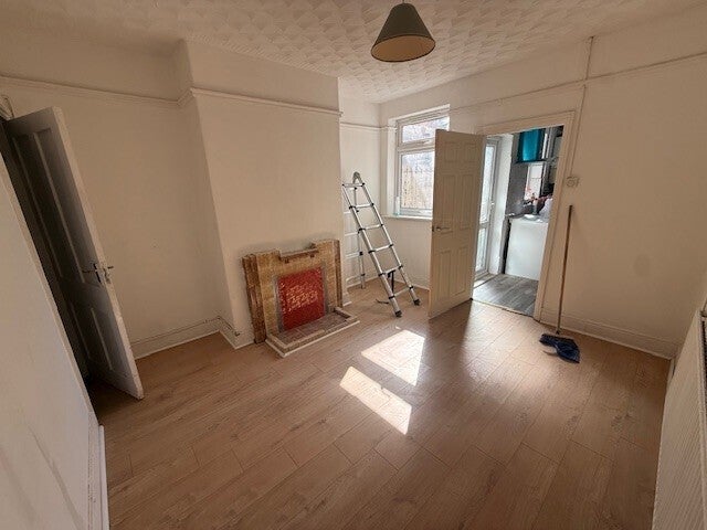 Flat Charles Street in Peterborough