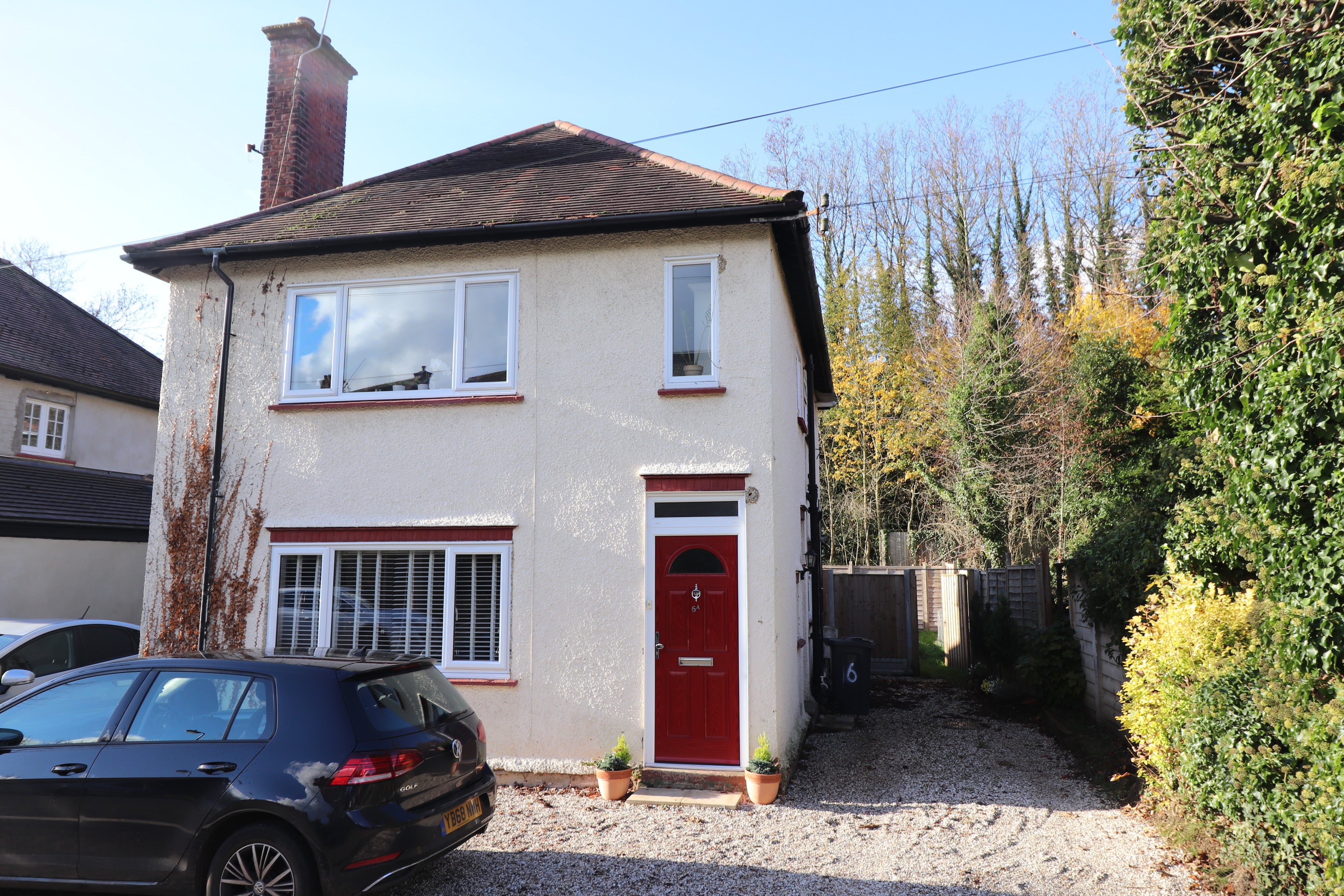 Flat St Charles Road in Brentwood