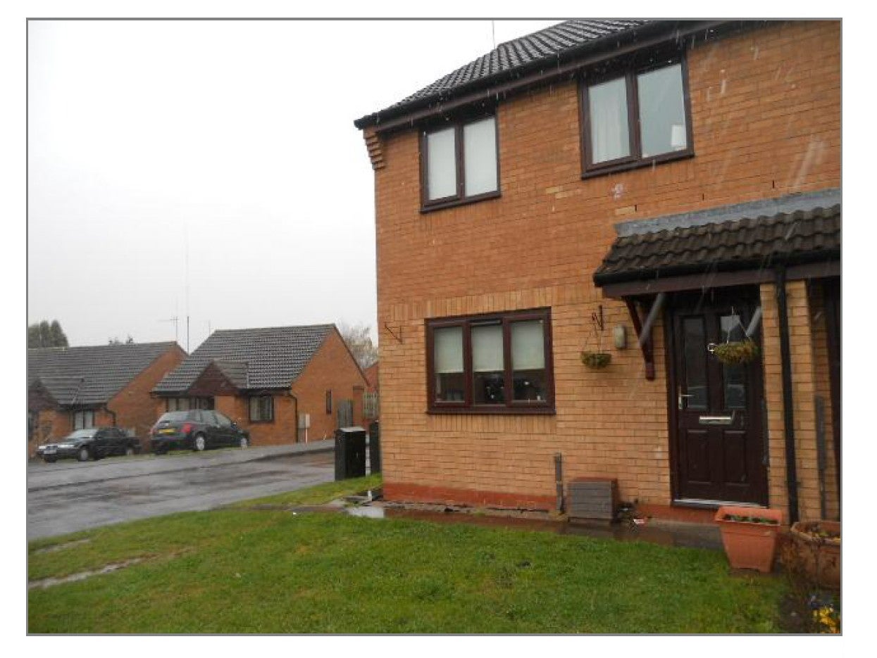 Flat Thornberry Drive in Brierley Hill