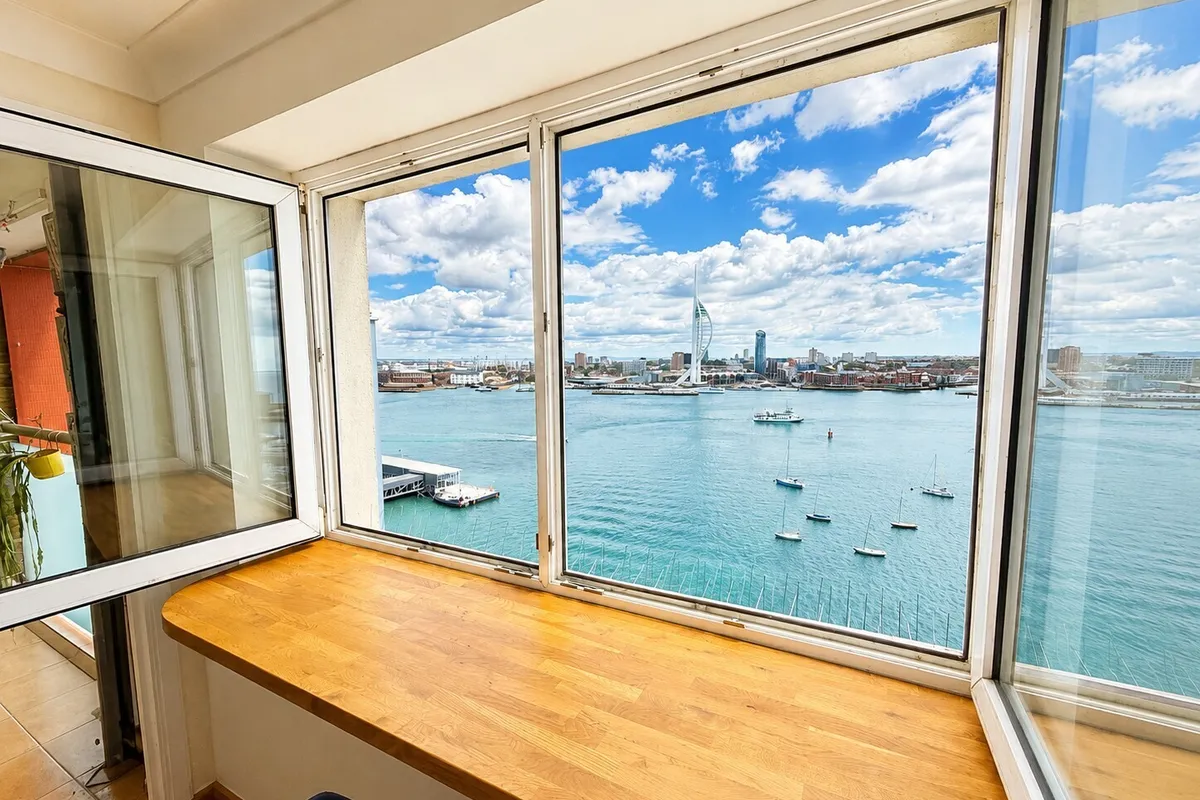 Flat The Esplanade in Gosport