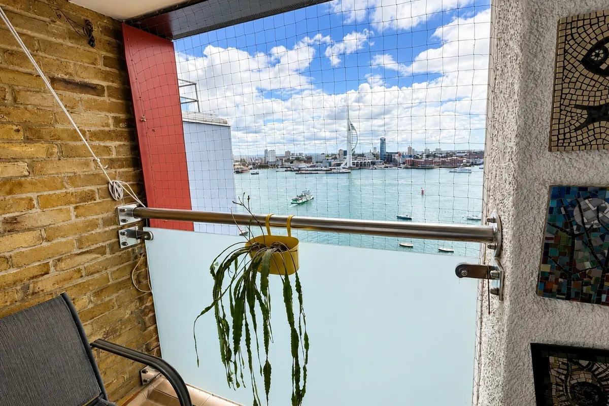 Flat The Esplanade in Gosport