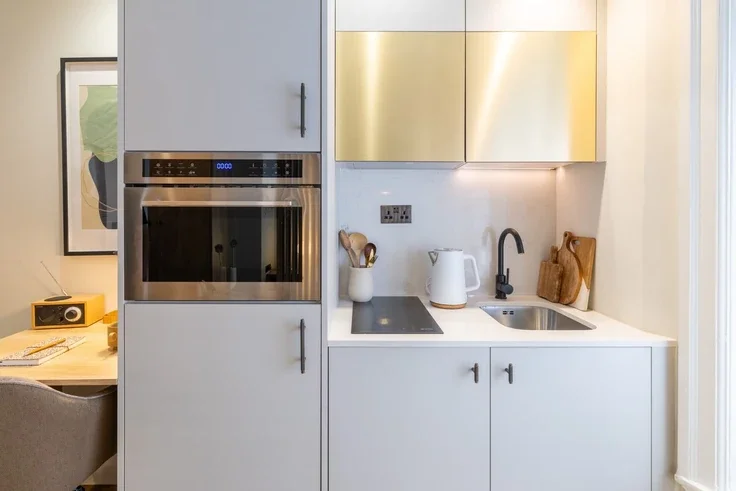 Flat Draycott Avenue in Greater London