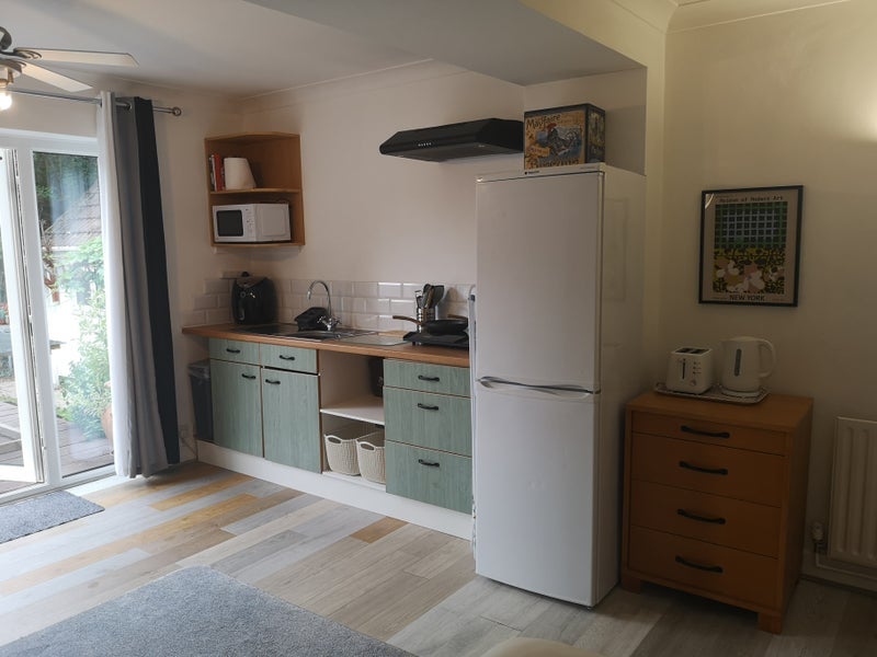 Room Wimborne Road West in Hampreston