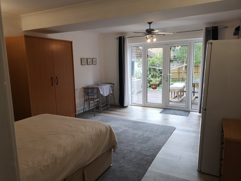 Room Wimborne Road West in Hampreston