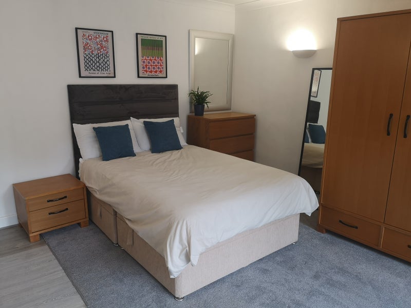 Room Wimborne Road West in Hampreston