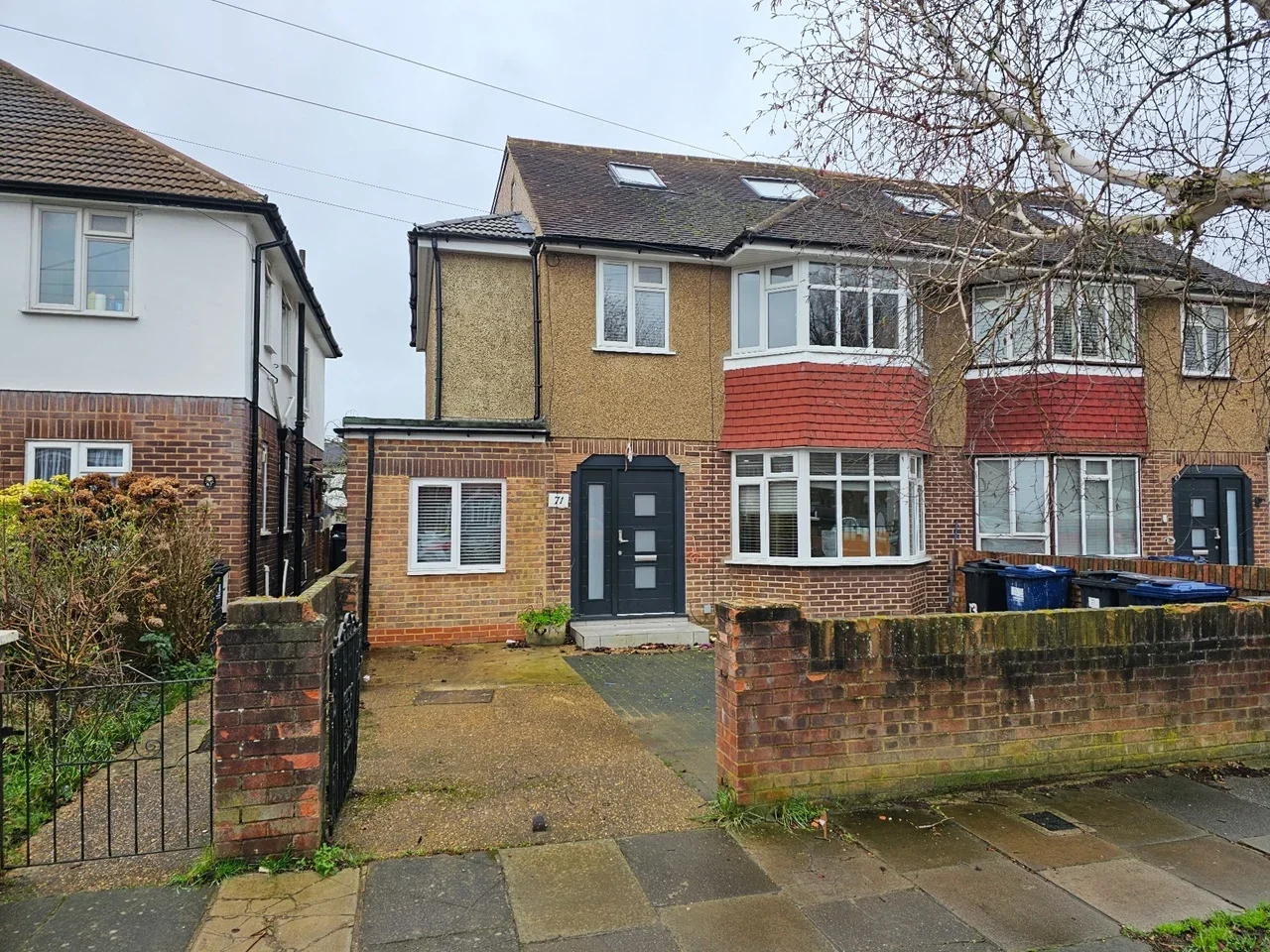 Flat Watery Lane in Greater London
