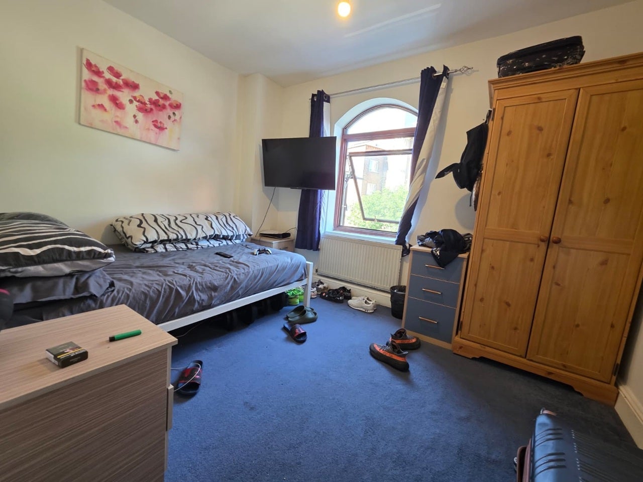 Flat Sidney Street in Greater London