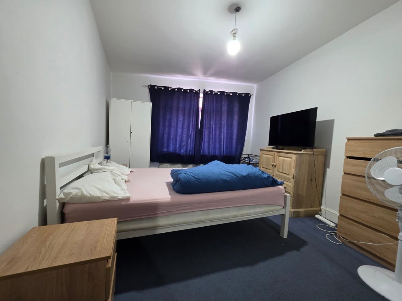Flat Sidney Street in Greater London