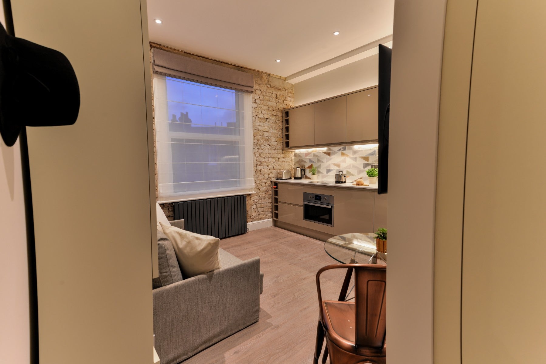Flat Kingdon Road in London