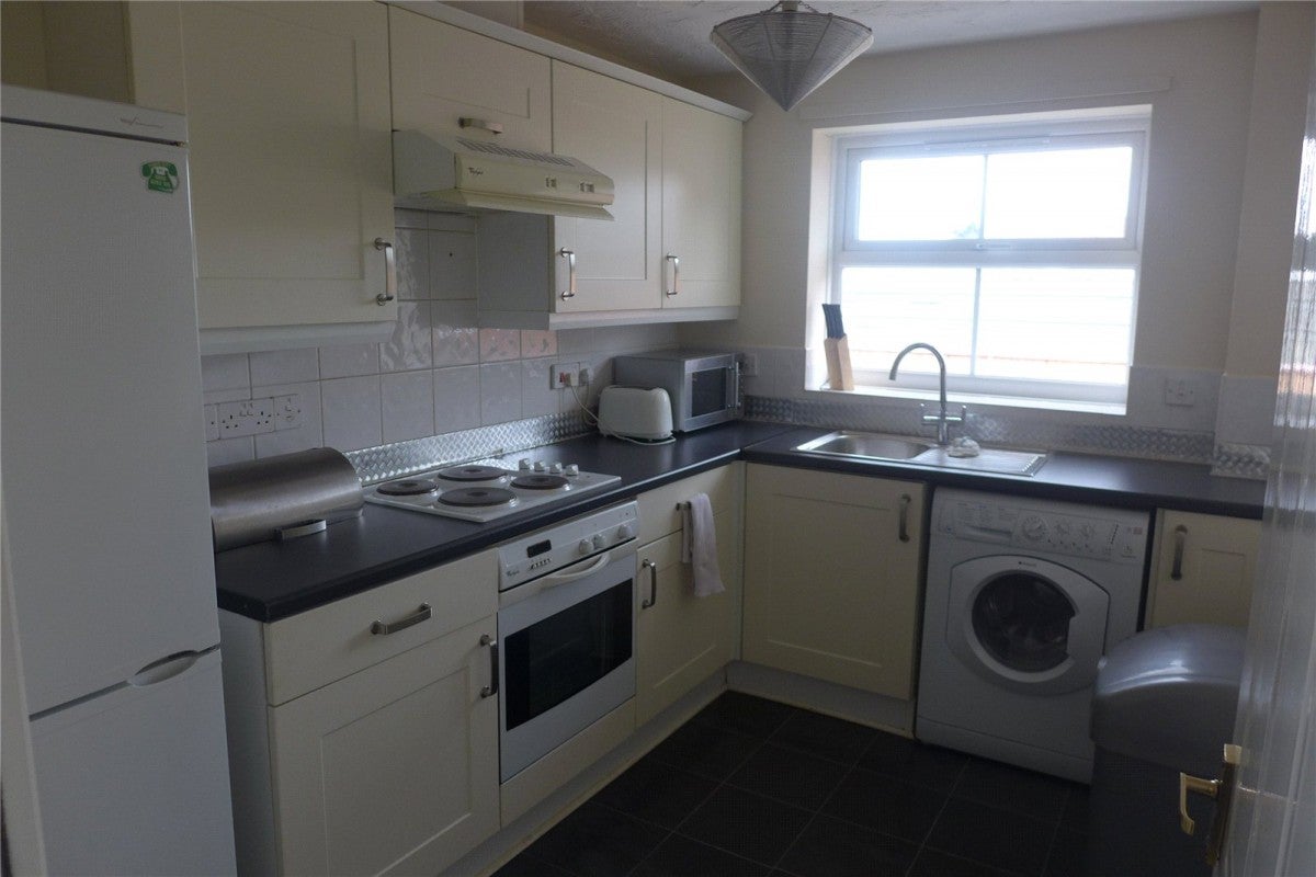 Flat Drapers Field in Coventry