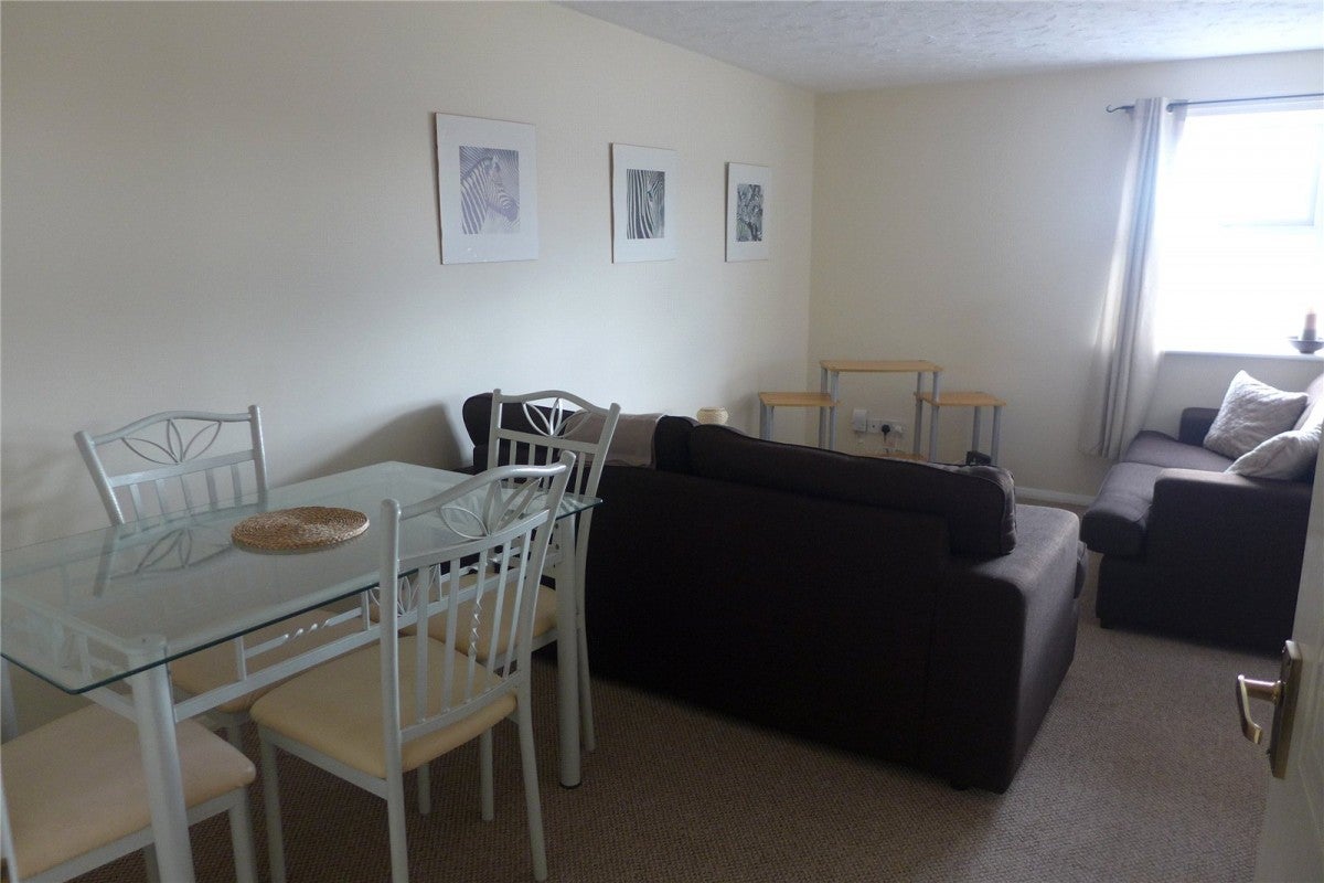 Flat Drapers Field in Coventry
