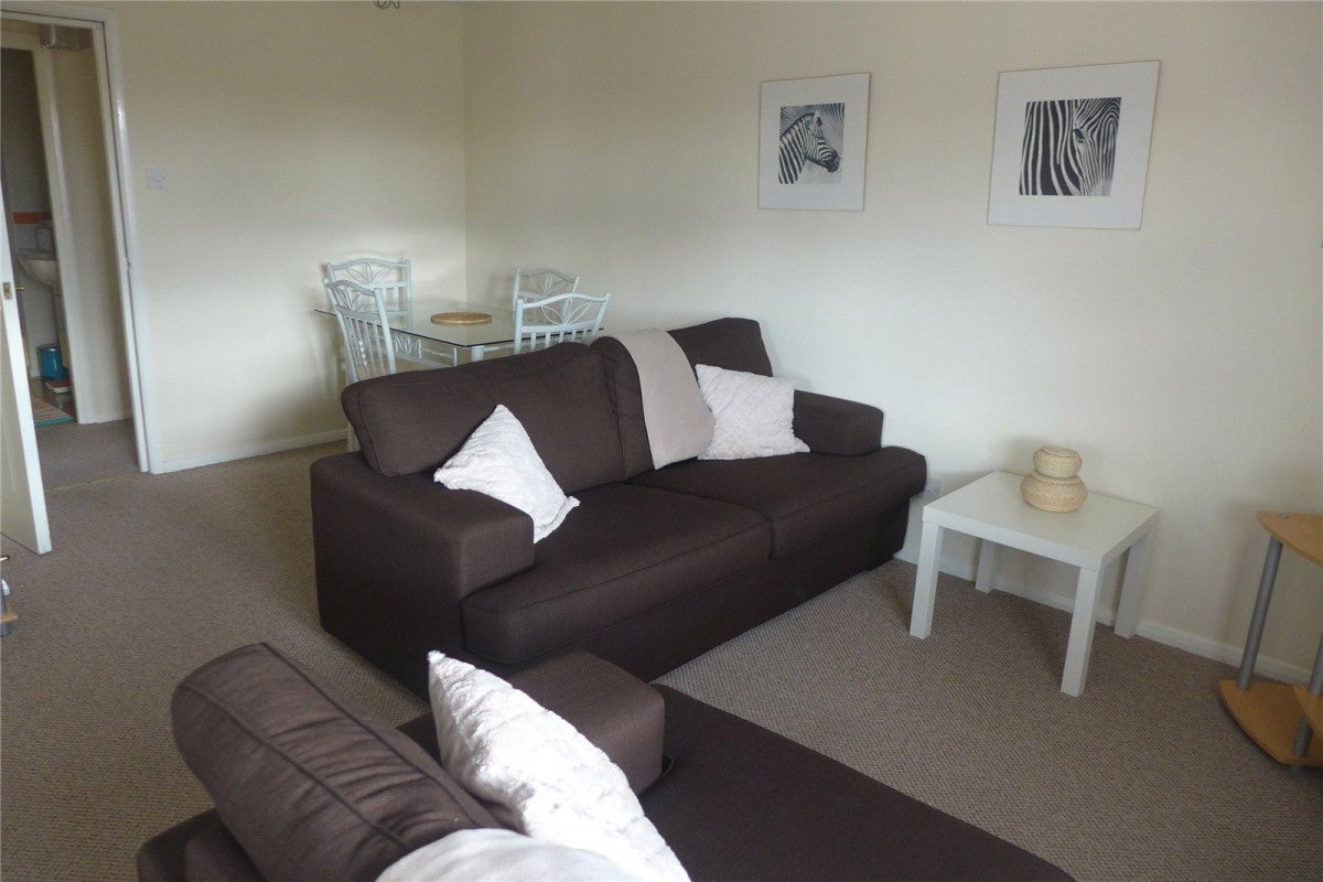 Flat Drapers Field in Coventry