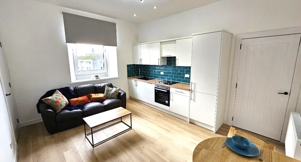 Flat Rosemount Place in Aberdeen City