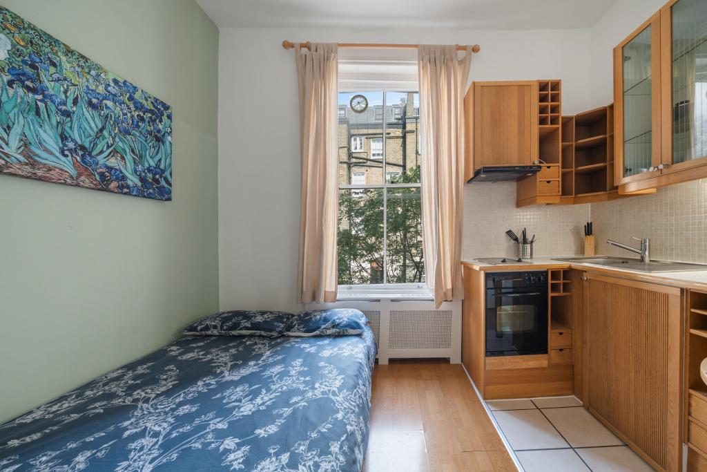 Flat Gloucester Street in City of Westminster