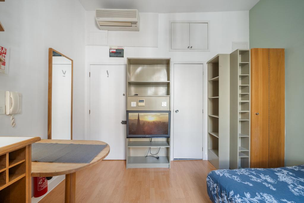 Flat Gloucester Street in City of Westminster