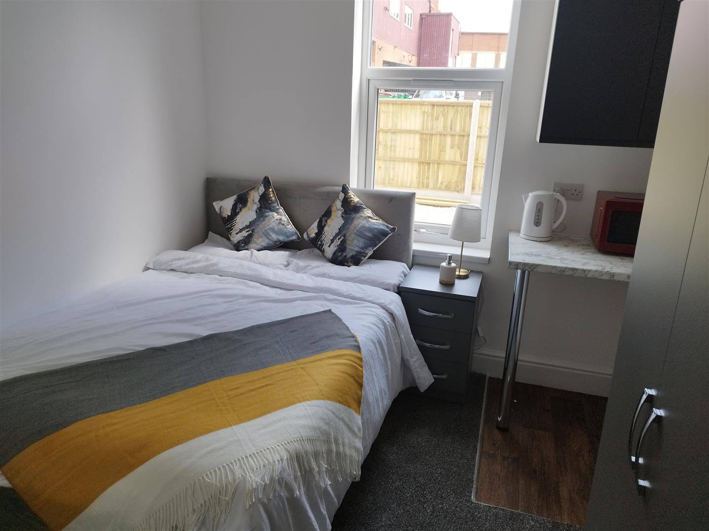 Room St John Street in Mansfield Woodhouse