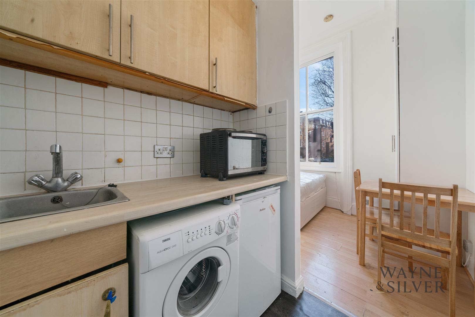 Flat Surrendale Place in City of Westminster