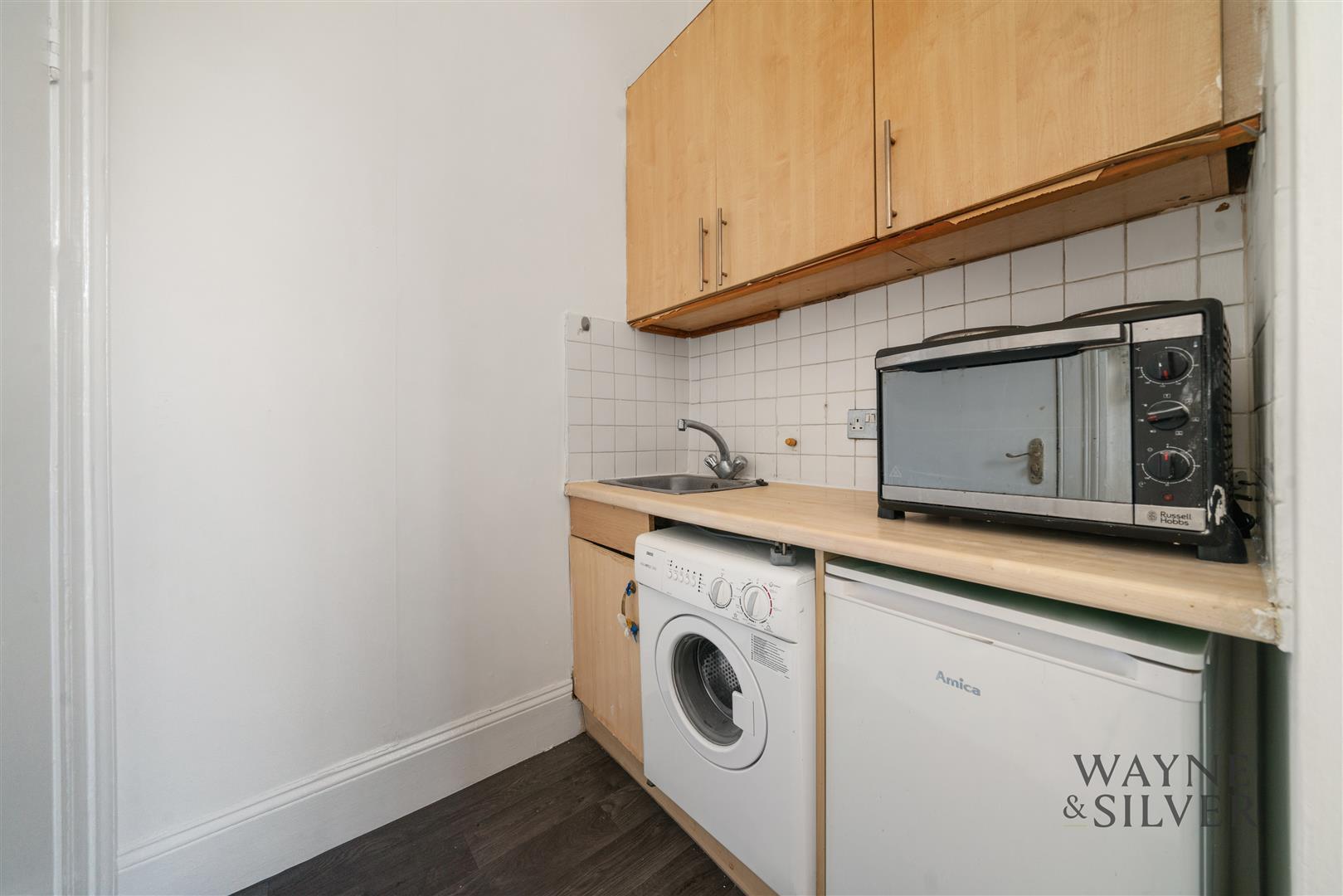 Flat Surrendale Place in City of Westminster