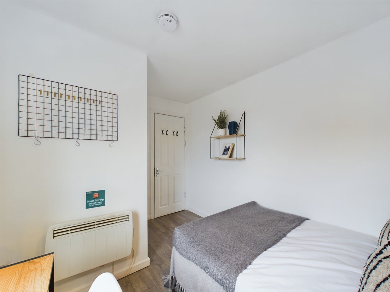 Room Ruskin Avenue in Manchester