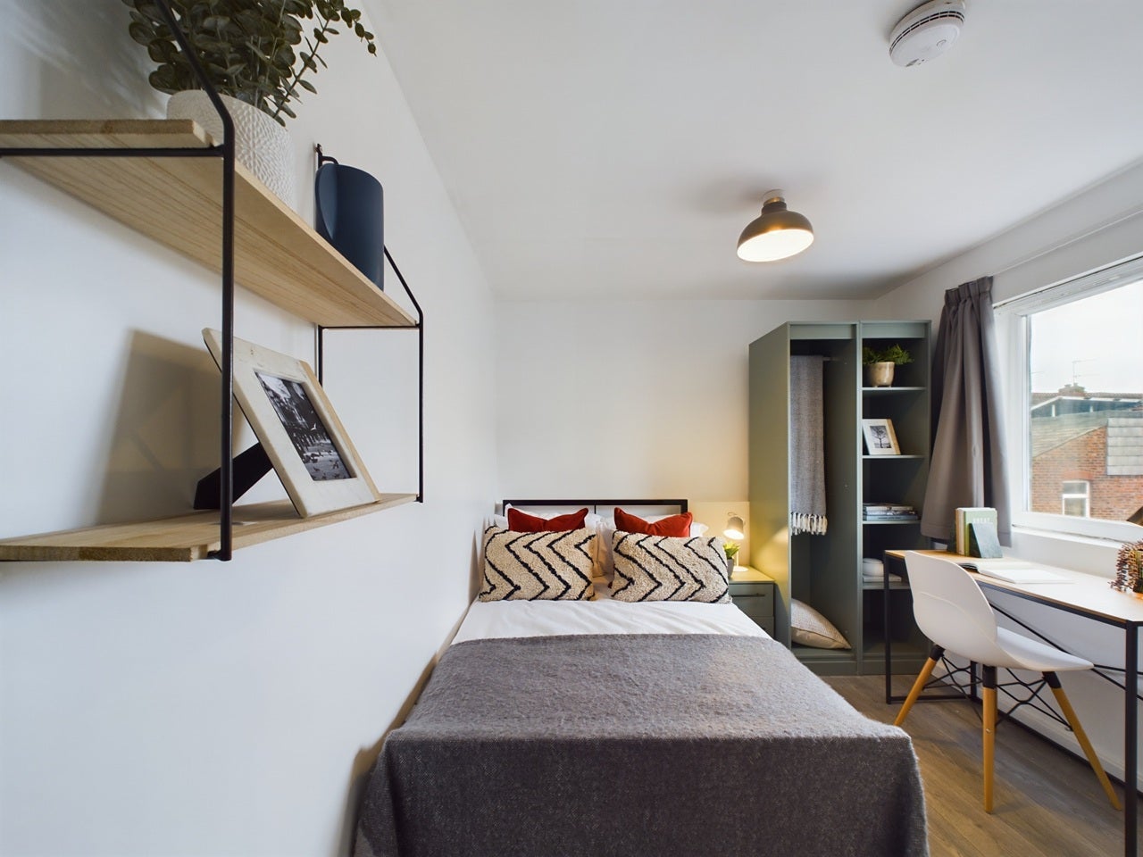 Room Ruskin Avenue in Manchester