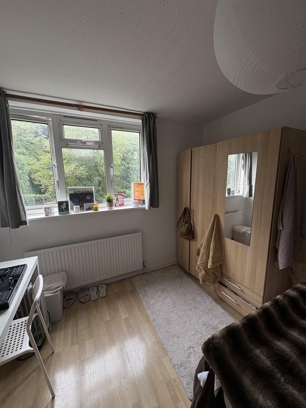 Room Rydston Close in Greater London