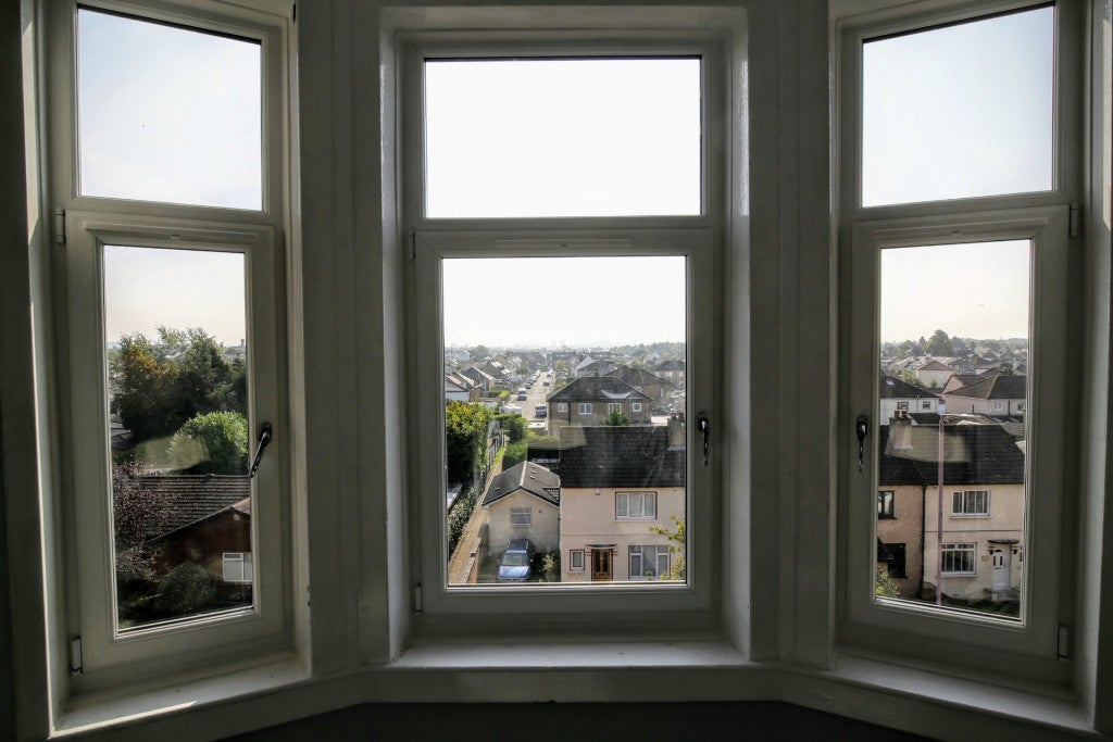 Flat Paisley Road in Renfrew