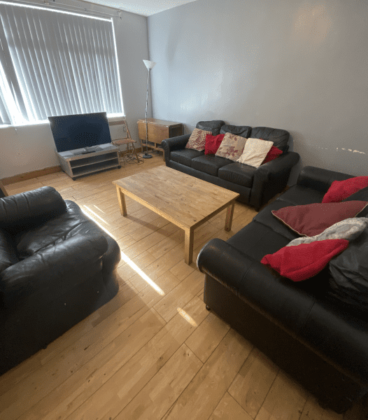 Flat Mayville Road in Leeds